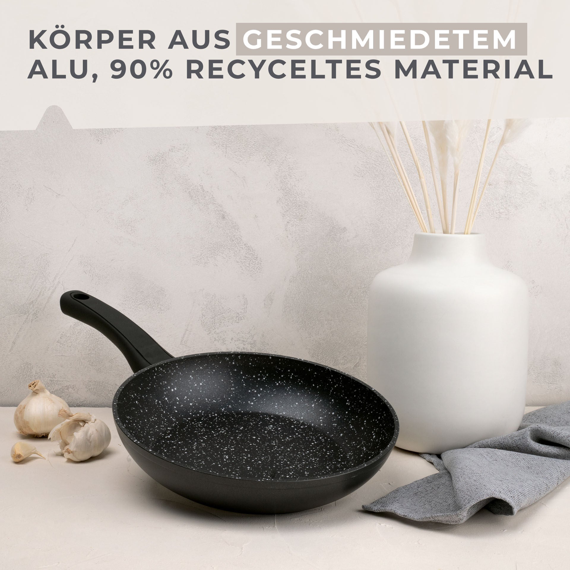 Stekepanne non-stick Marble Ø24 cm aluminium montert på komfyr