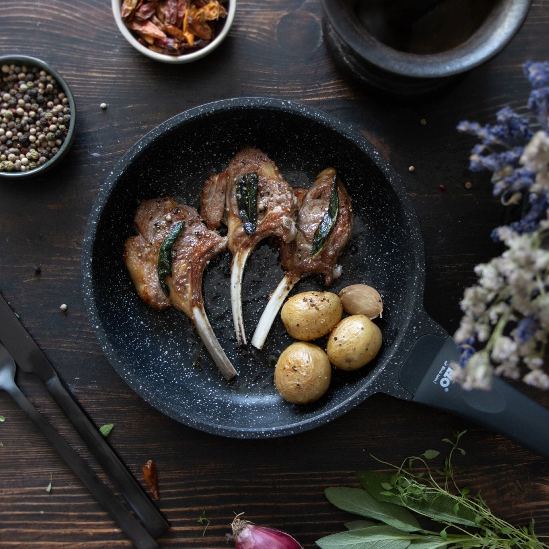 Stekepanne Siloncast Ø28 cm dyp non-stick - ELO detalj av håndtak