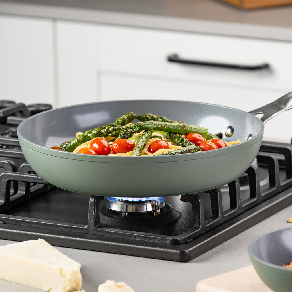 Stekepanne Stuttgart Ø28 cm keramisk non-stick resirkulert aluminium bakside