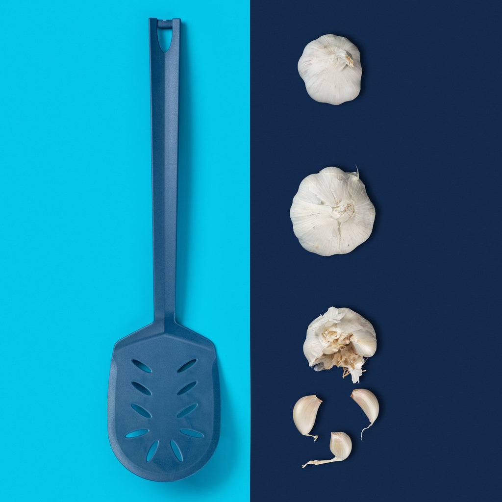 Bakside av stekespade med spalter plast blå 36 cm - Tasty