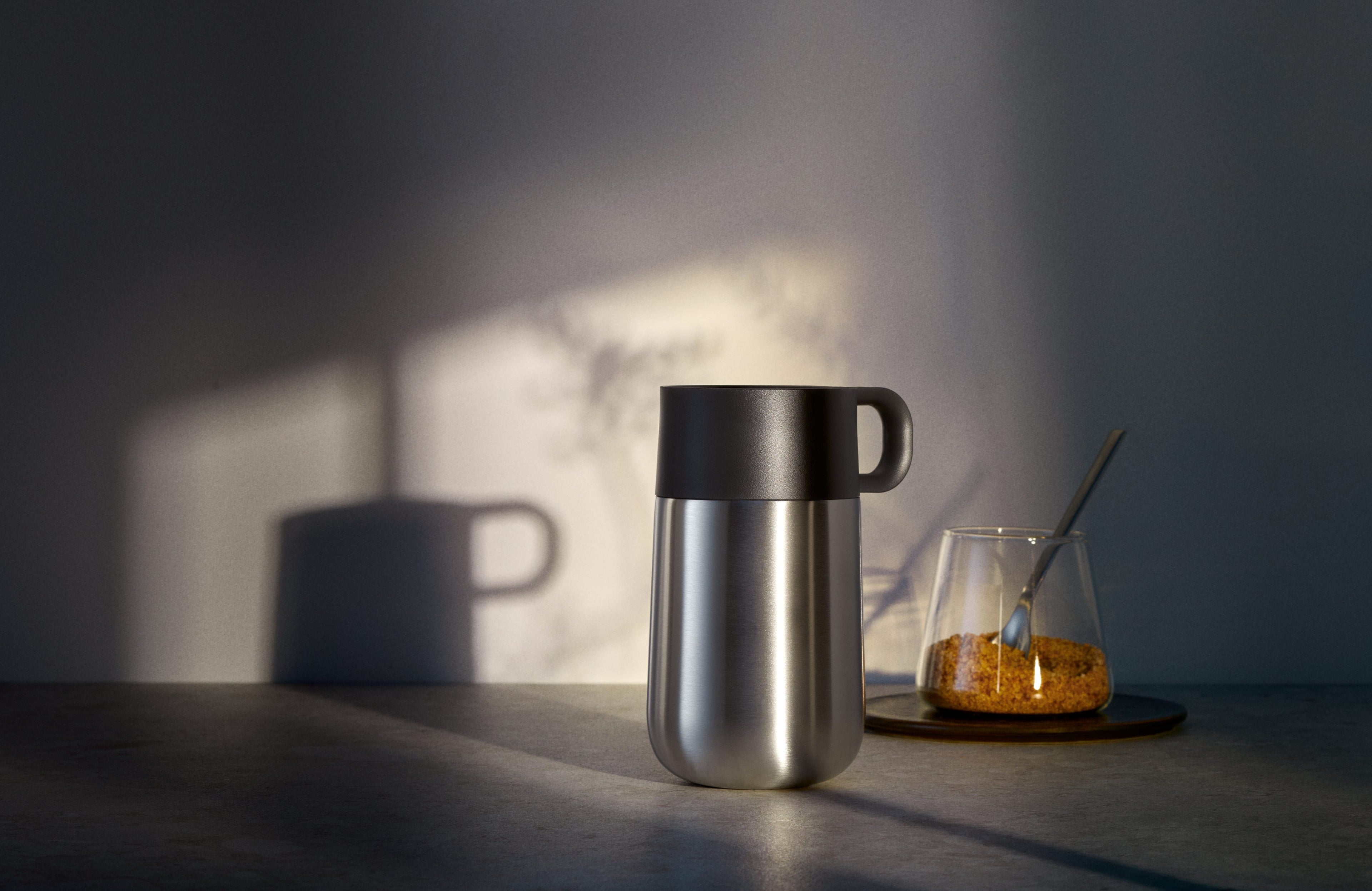 Termokopp reise 0,3 L børstet rustfritt stål - WMF montert på kaffemaskin