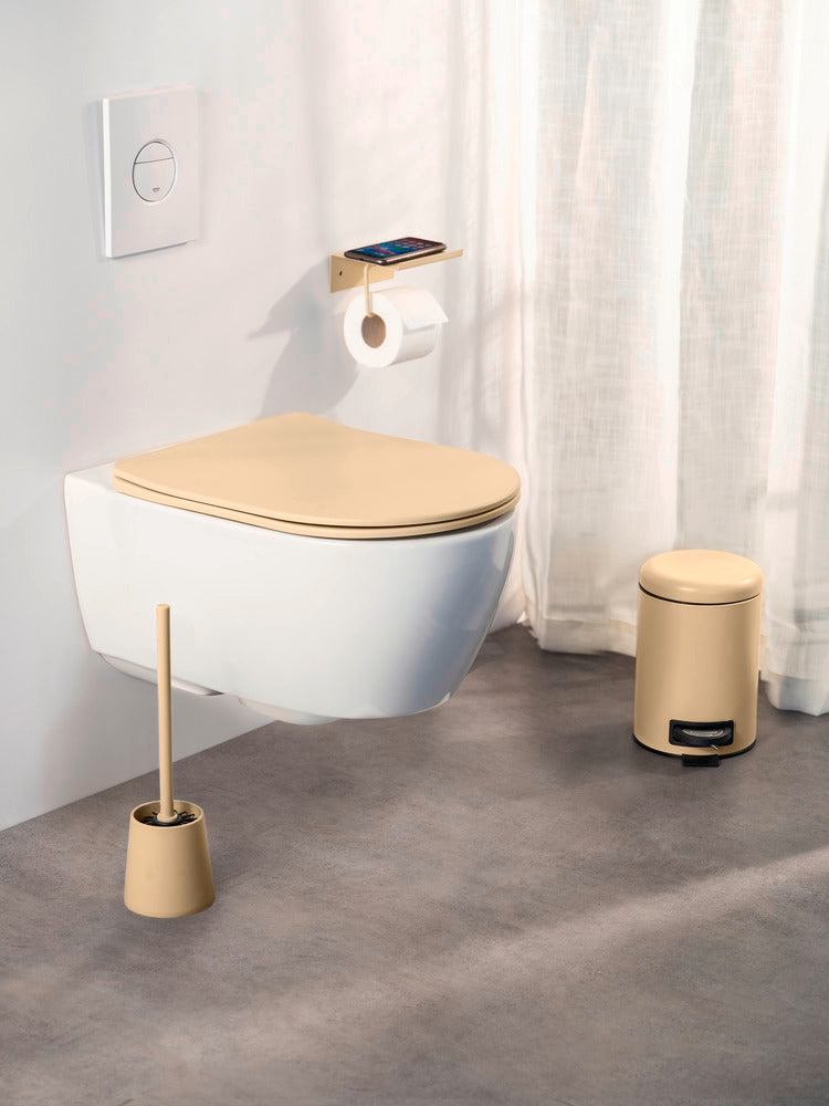 Detalj av myk soft-touch overflate på Toalettsete Galati beige matt