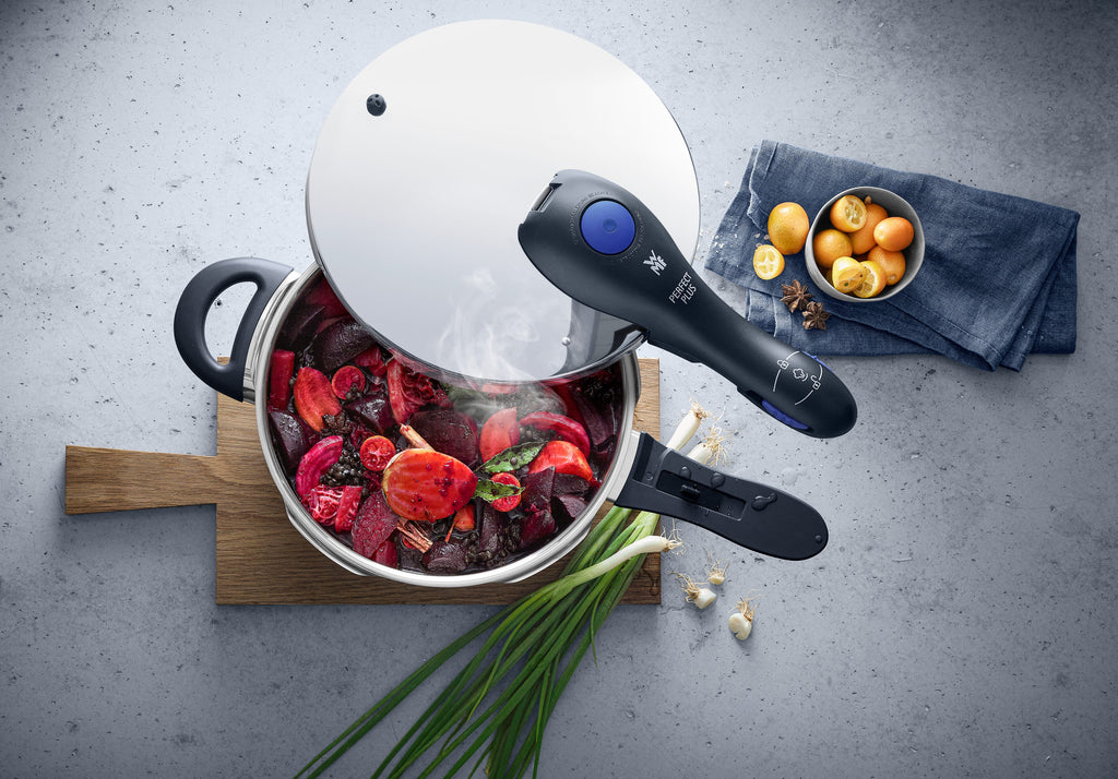 Trykkkoker Perfect Plus One Pot 22 cm 8,5 L rustfritt stål på kjøkkenbenk