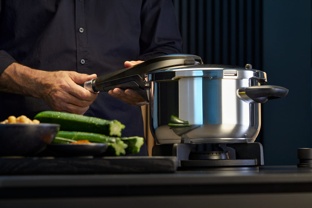 Trykkkoker rustfritt stål 22 cm 4,5 L Perfect Premium - WMF sideprofil