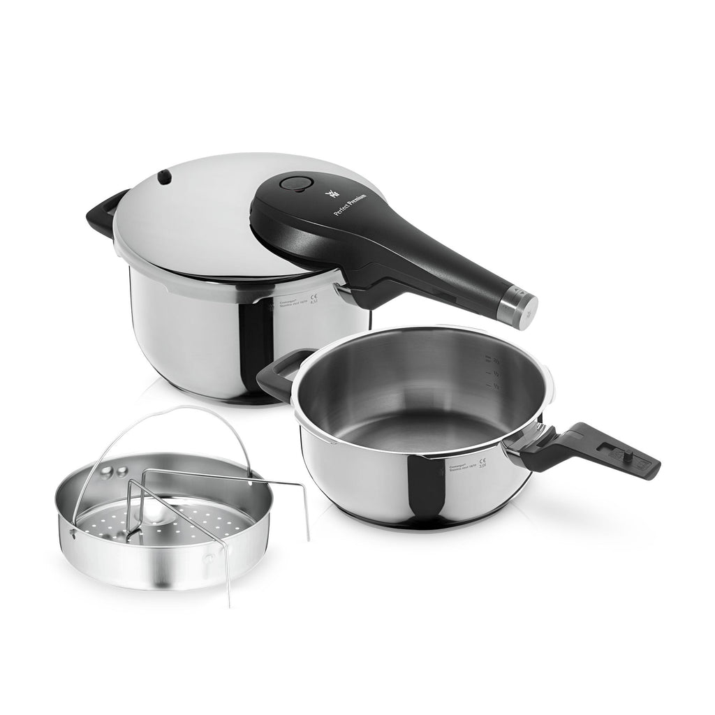Trykkkoker-sett 22 cm med dampinnsats 4,5 og 3,0 L WMF forfra