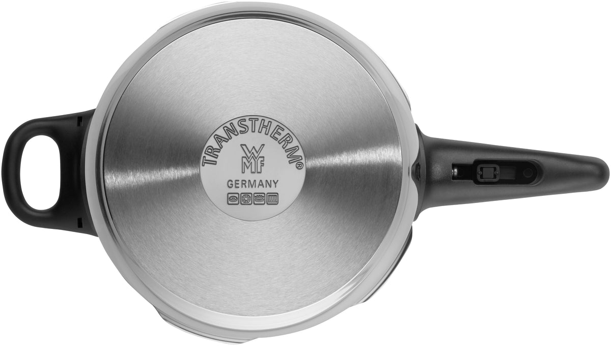 Trykkkoker-sett 22 cm rustfritt stål 8,5 og 4,5 L - WMF montert på komfyr