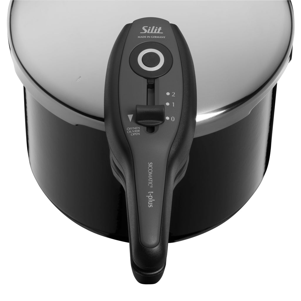 Trykkkoker Silargan® Sicomatic t-Plus 22 cm 6,5 L svart på kjøkkenbenk