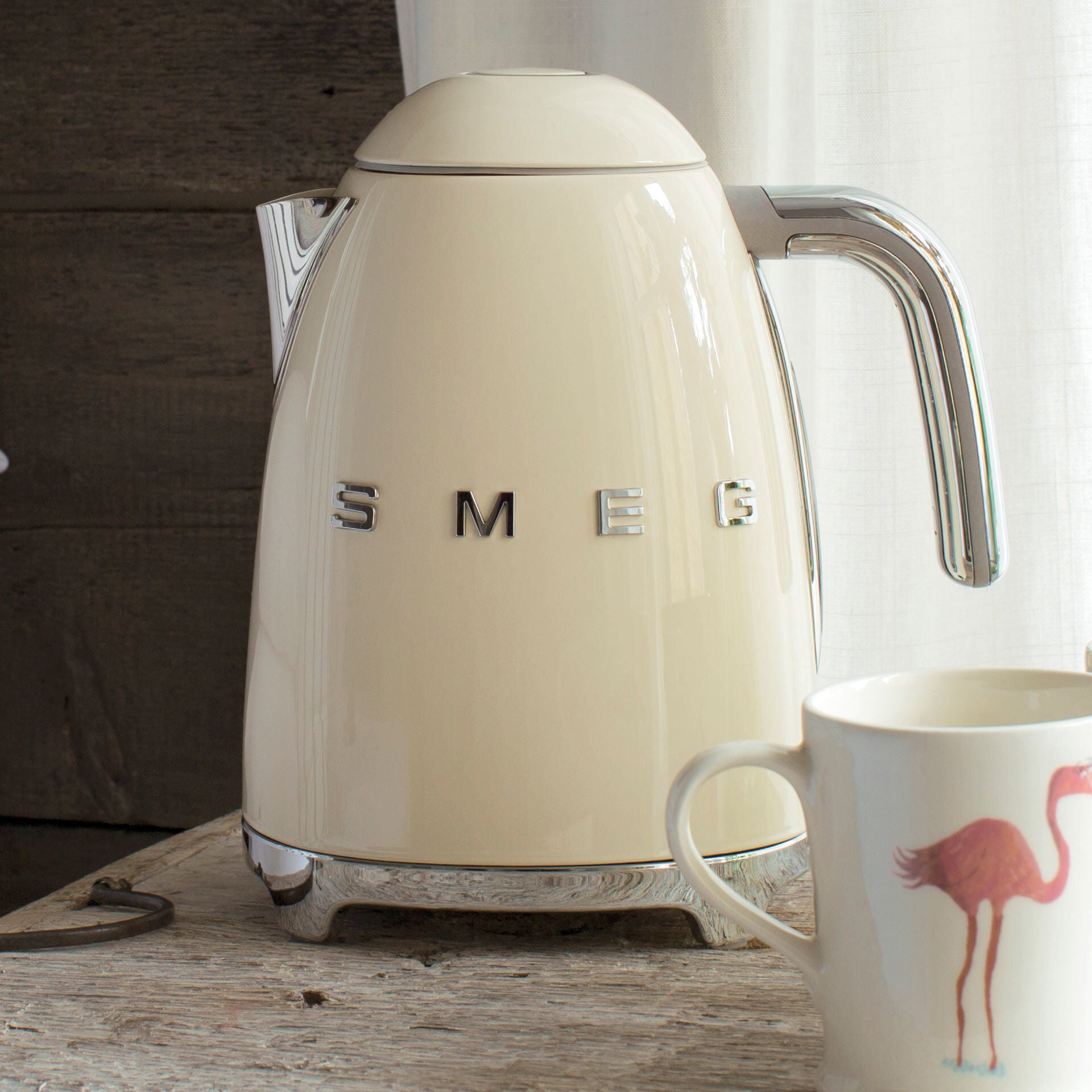 Vannkoker 1,7 L rustfritt stål 3000W krem - SMEG bakside