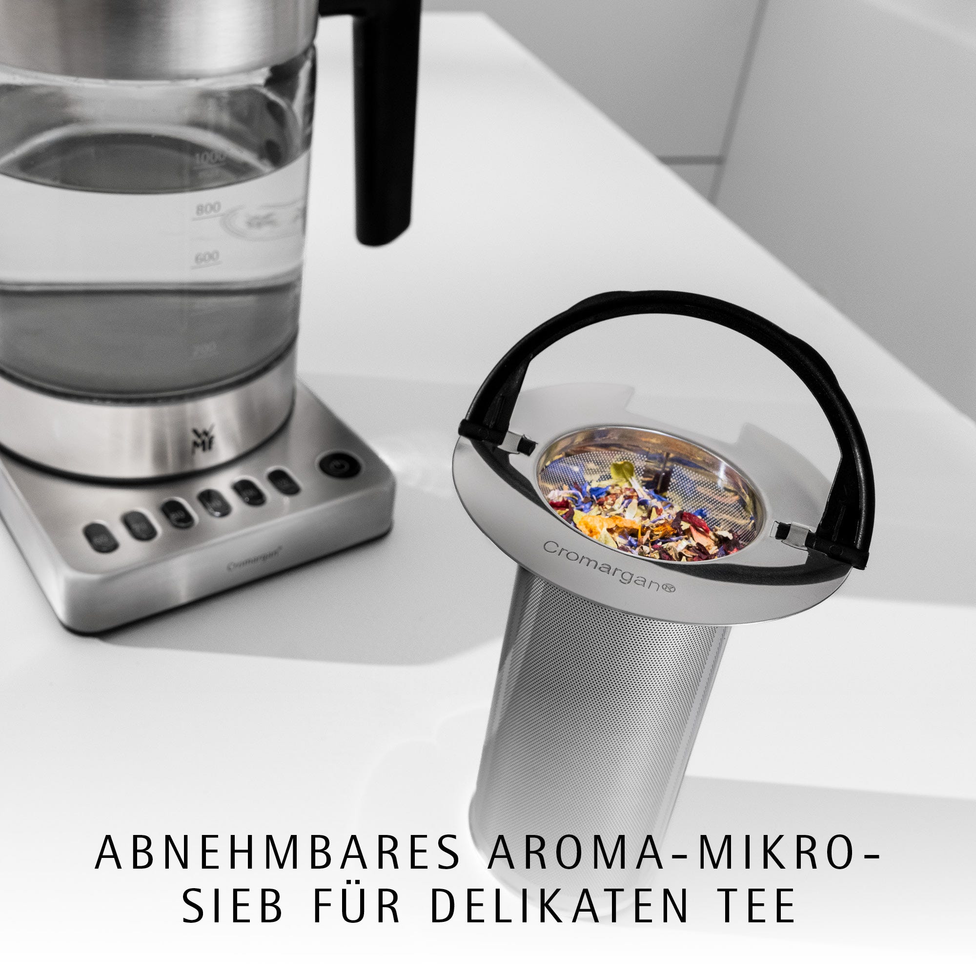 Montert Vannkoker glass 1,0 L med temperaturvalg 5 trinn - WMF KUCHENminis Vario på kjøkkenbenk