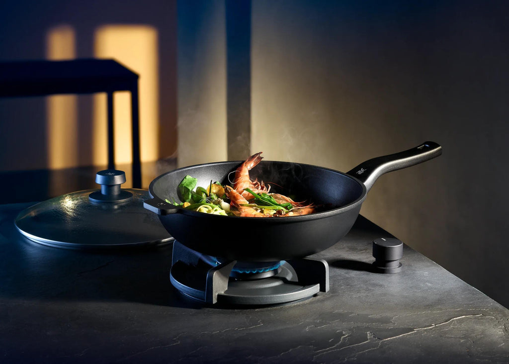 Wokpanne 30 cm non-stick PermaDur med glasslokk - WMF sideprofil