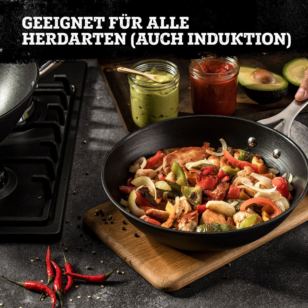 Wokpanne Force Ø28 cm støpejern non-stick i bruk