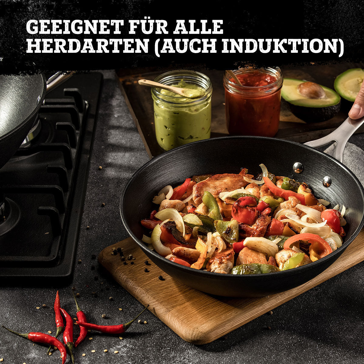 Wokpanne Force Ø28 cm støpejern non-stick i bruk
