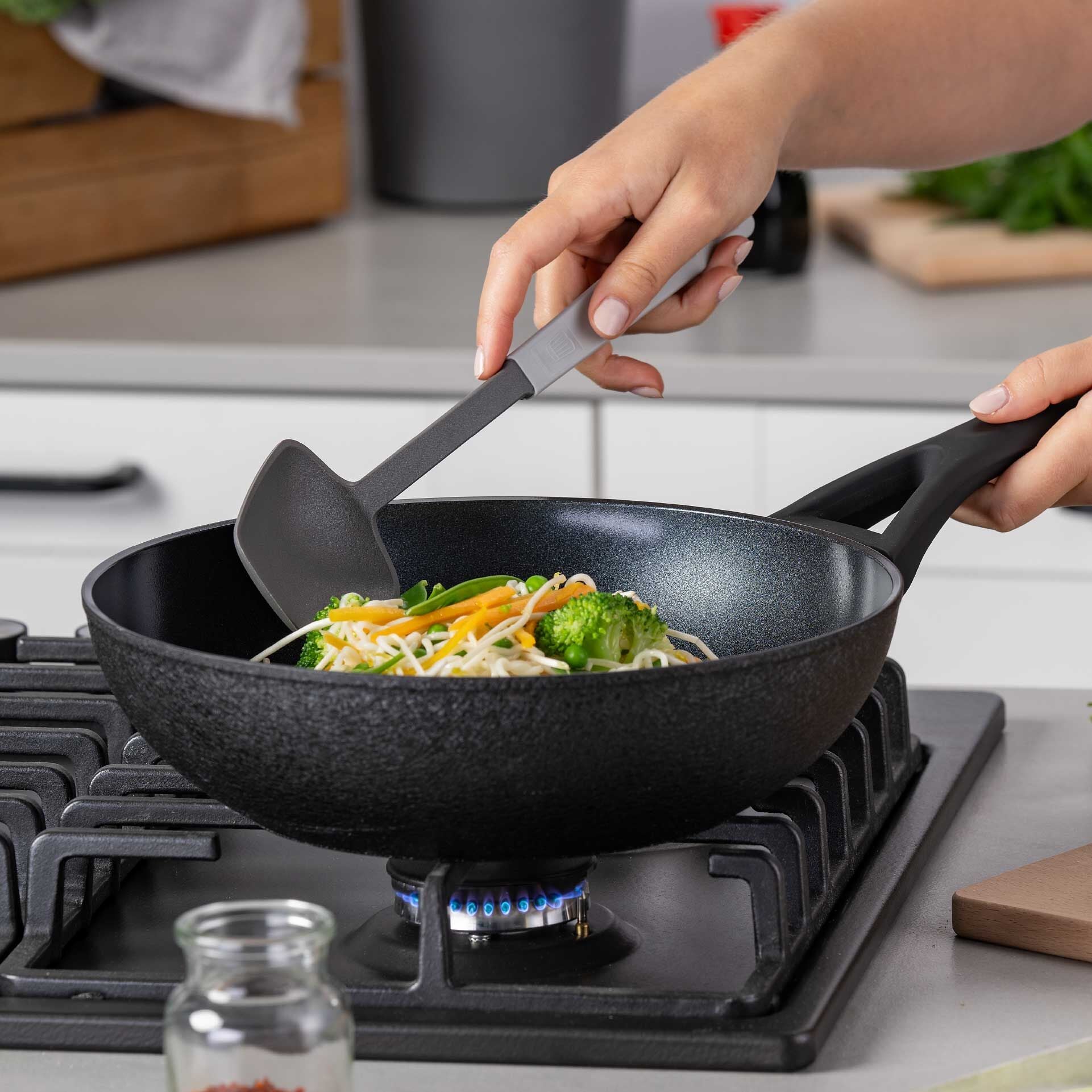 Wokpanne keramisk non-stick Ø28 cm resirkulert aluminium bakside
