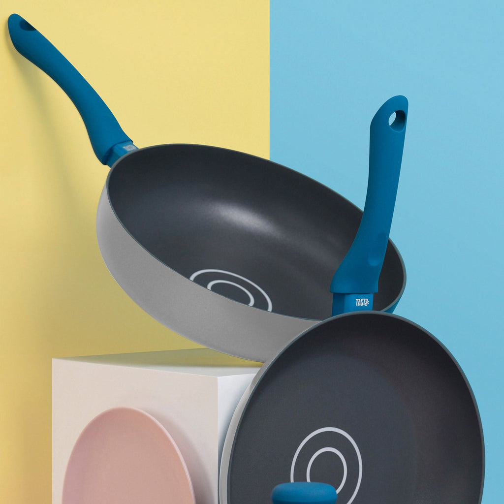 Montert Wokpanne non-stick Ø28 cm med oljedoseringssystem - Tasty på induksjonstopp